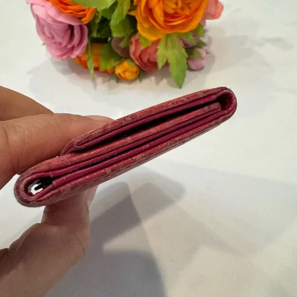 Authentic Miu Miu Pink Crocodile-Embossed Leather Key Case - Picture 4 of 11